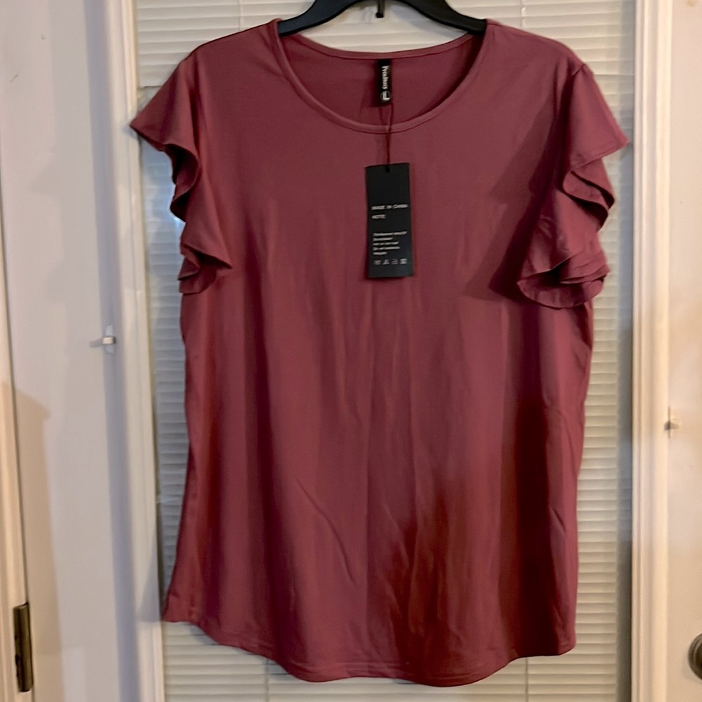 Adorable ruffle sleeve top